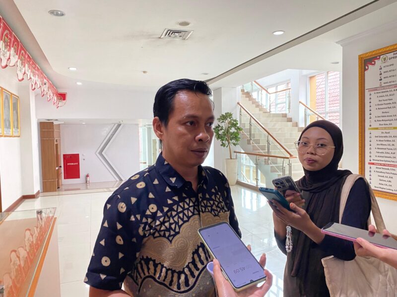 Ket. Foto : Sekretaris Komisi I DPRD Samarinda, Ronal Stephen Lonteng.
