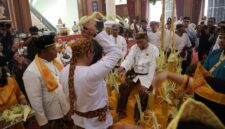 Ket.foto: Prosesi beluluh erau 2026