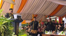 Foto: Sambutan Bupati Kukar Aulia Rahman Basri pada saat Pembukaan Erau Adat Kutai 2026.