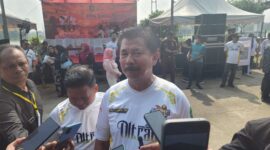 Foto: Sekda Kukar, Sunggono diwawancarai usai membuka lomba olahraga tradisional dalam rangkaian Erau Adat Kutai 2026. 