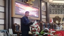 Foto: Sekda Kukar, Sunggono saat Tanggapan Fraksi di Sidang Paripurna DPRD Kukar.