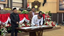 Foto: Penandatanganan persetujuan APBD Perubahan Kukar 2026.