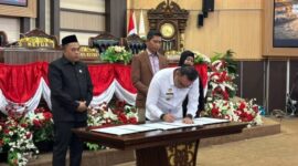 Foto: Penandatanganan persetujuan APBD Perubahan Kukar 2026.