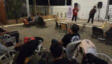 Foto: Pertunjukan rutin yang digelar di Haha Cafe Tenggarong. (Istimewa)