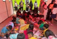 Foto: Dinas Pemberdayaan Perempuan dan Perlindungan Anak (DP3A) Kabupaten Kutai Kartanegara (Kukar) memberikan pendampingan psikososial kepada anak-anak korban kebakaran.
