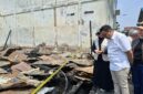 Foto: Bupati Kukar, Aulia Rahman Basri saat meninjau lokasi kebakaran Jalan Kartini, Tenggarong