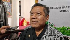 Foto: Plt Kepala Disdukcapil Kukar, Muhamad Iryanto.
