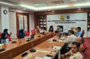 Foto: Rapat sosialisasi penggunaan tenaga kerja asing (TKA) bersama sejumlah perusahaan di ruang rapat Kantor Disperkim Kukar.