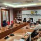 Foto: Rapat sosialisasi penggunaan tenaga kerja asing (TKA) bersama sejumlah perusahaan di ruang rapat Kantor Disperkim Kukar.